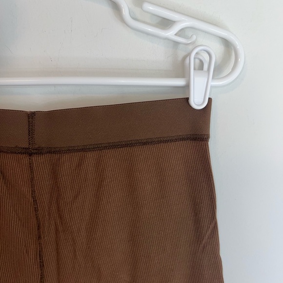 Skims Brown Ribbed Biker lounge Shorts - Picture 8 of 11